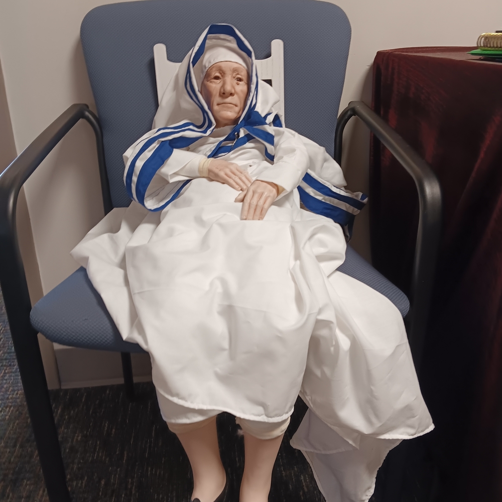 Hidden Treasure! Rare, Lifelike 28" Mother Theresa Porcelian Doll